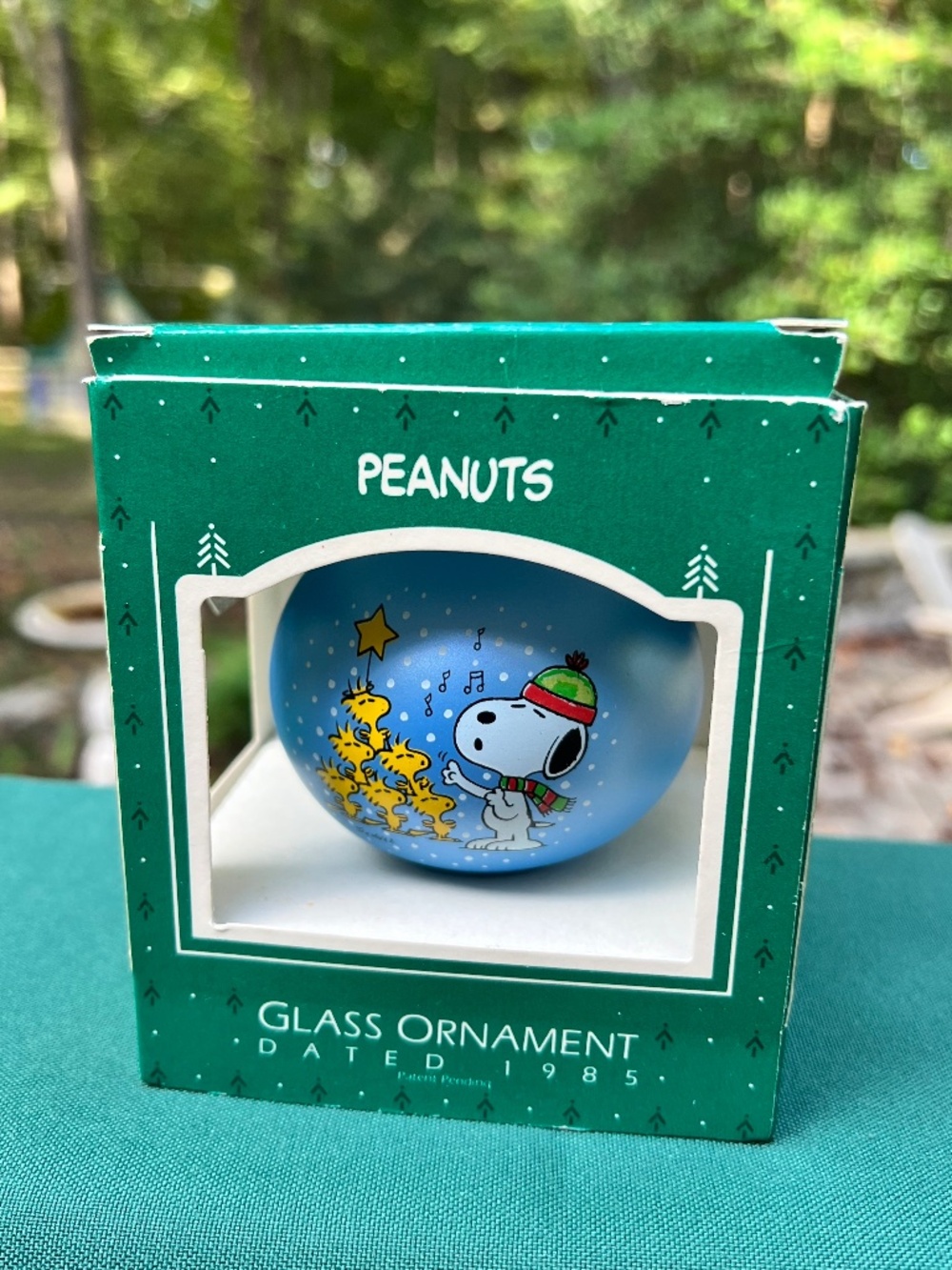 Vintage 1985 Hallmark Peanuts Glass Ball Ornament in Box